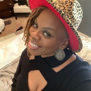 Meet your Posher, Robin